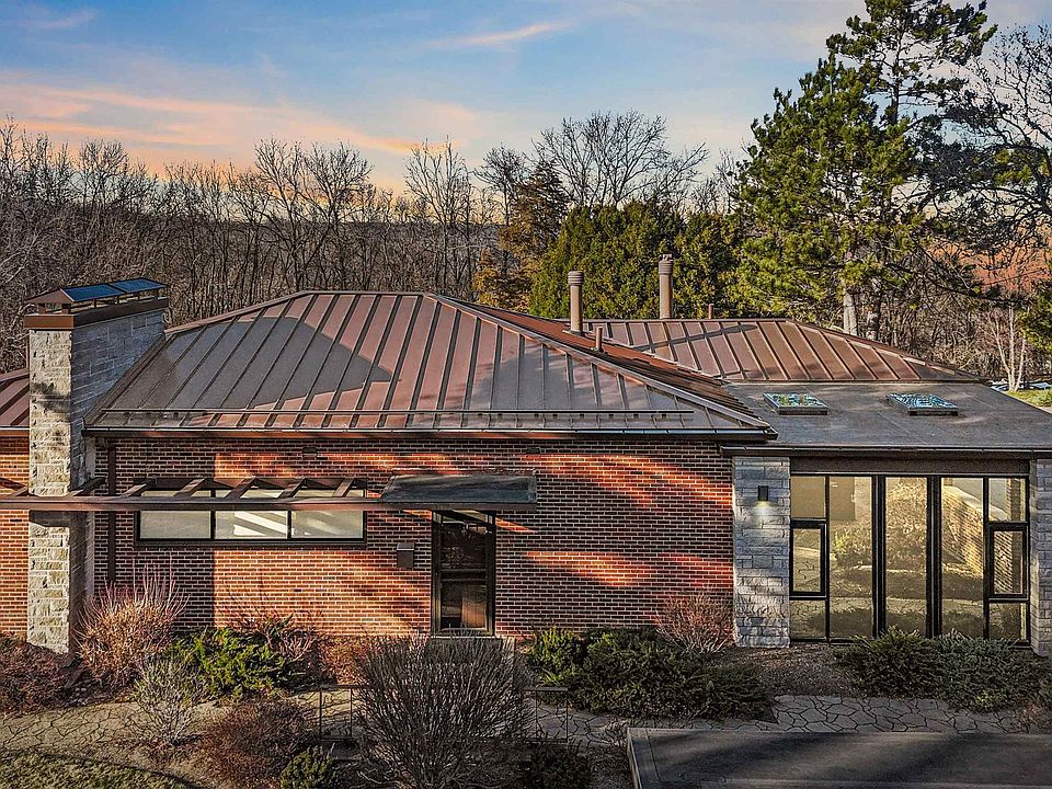 1st image of 2501 Charrette Ln
