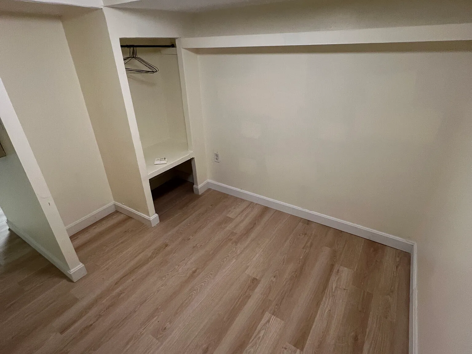 1 bed, 1.0 bath, $1,300 — Photo 3