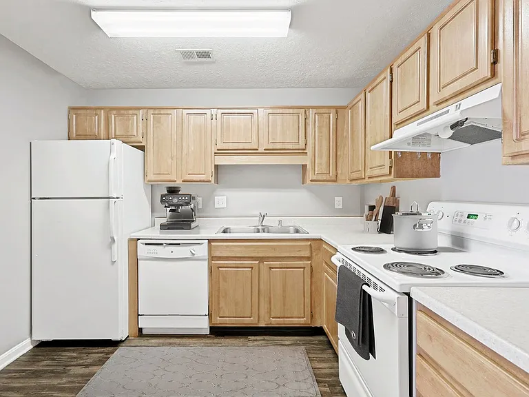 Maple Brook Apartments — Photo 14