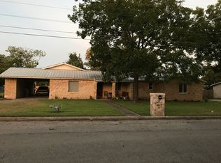 604 S Avenue O, Clifton, TX 76634