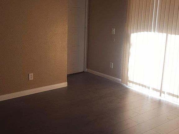 5th image of 231 Mission Newport Ln APT 105