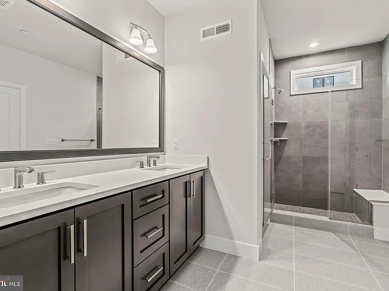 701 Brewster Aly #65 — Photo 26