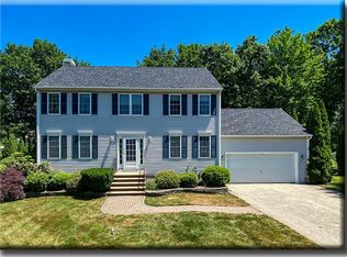 29 Spindle Tree Ln, Amesbury, MA 01913