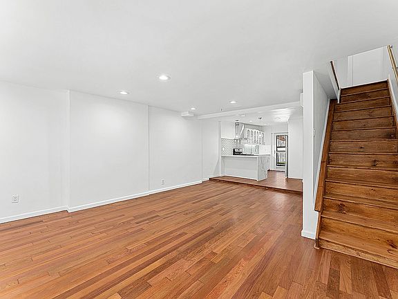 4th image of 653 De Graw St #1