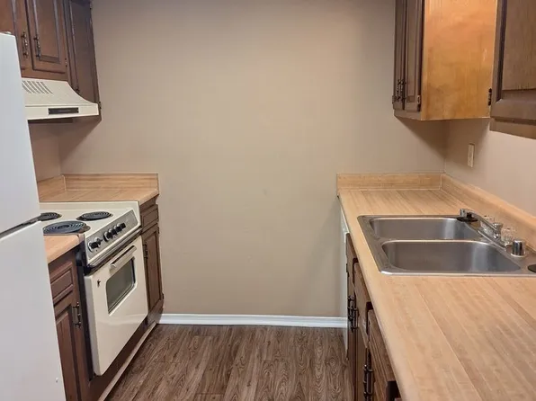 Quarter-6701 Dallas Street Complex (1-25), 6701 Dallas St #24, Fort Smith, AR 72903