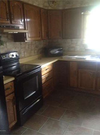 2nd image of 207 S Vine St