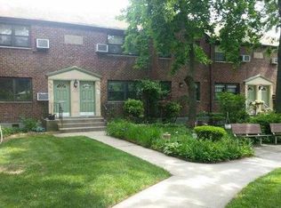 242-20 Horace Harding Expy #E3, Little Neck, NY 11362