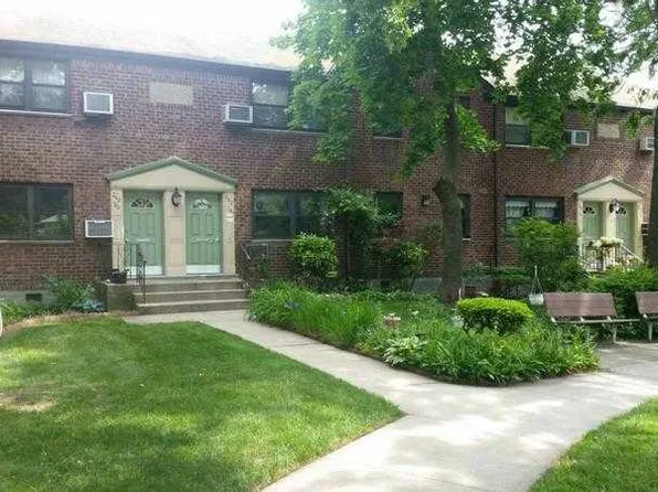 242-20 Horace Harding Expy #E3, Little Neck, NY 11362