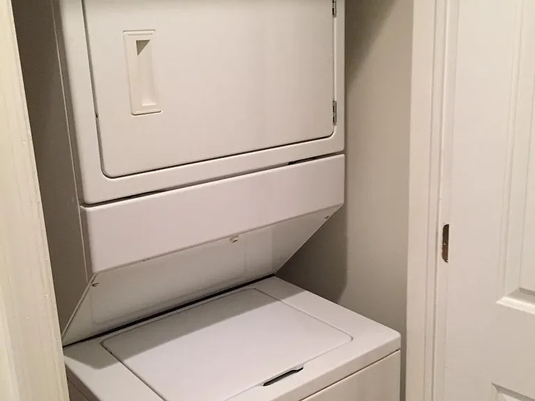 237 N 2nd St #2C — Photo 11