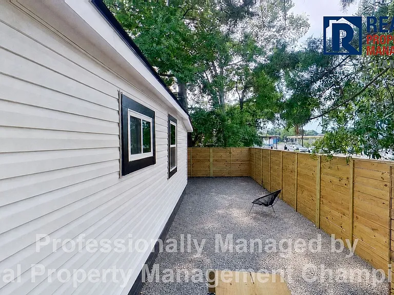 1109 Dock St — Photo 19