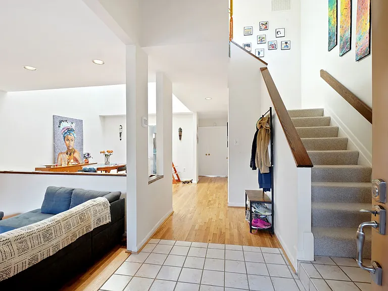 5351 Strathmore Ave — Photo 2