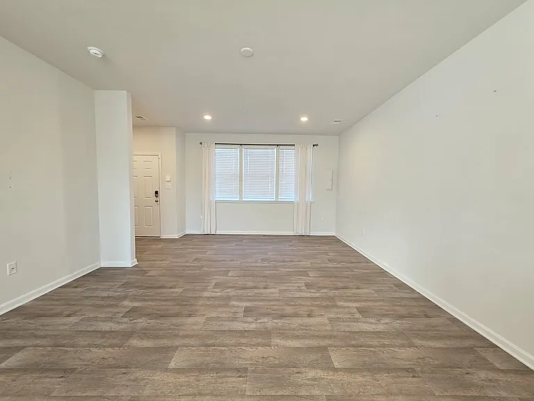 426 Creekbed Cir #1 — Photo 5