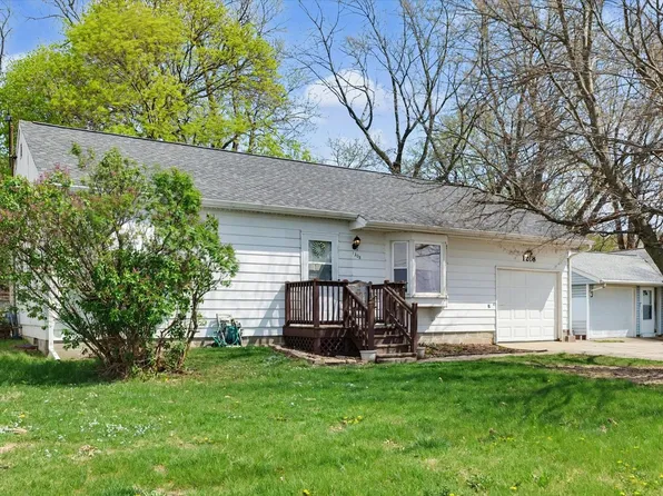 1208 S Duncan Rd, Champaign, IL 61821