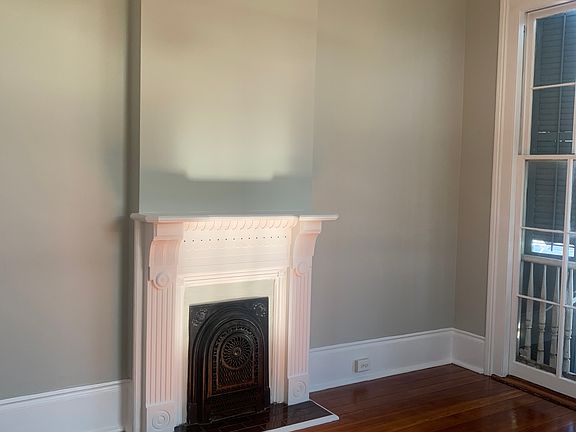 3rd image of 808 Piety St