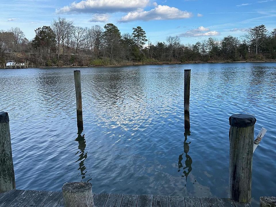 2nd image of 3880 Fish Hook Dr