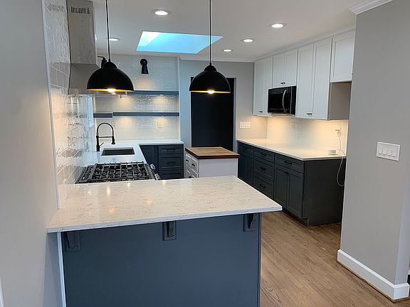3rd image of 318 W Sweeney Blvd