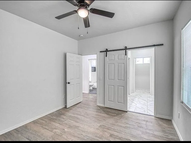 ensuite master bathroom