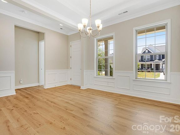 5th image of 8091 Woodline Ln