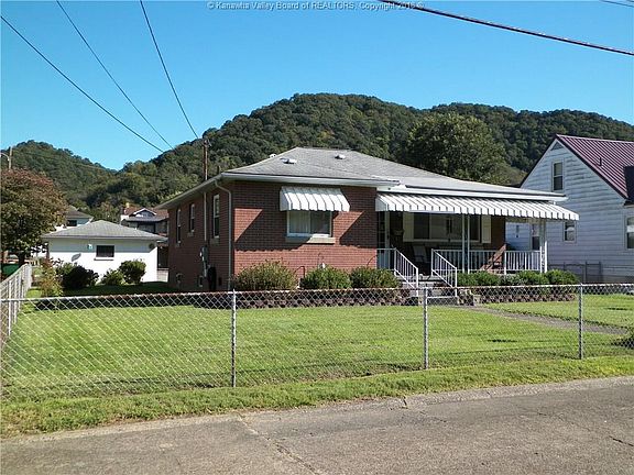3rd image of 3418 Lee Ave
