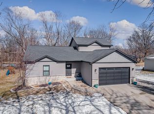 210 Montgomery St, Troy, IL