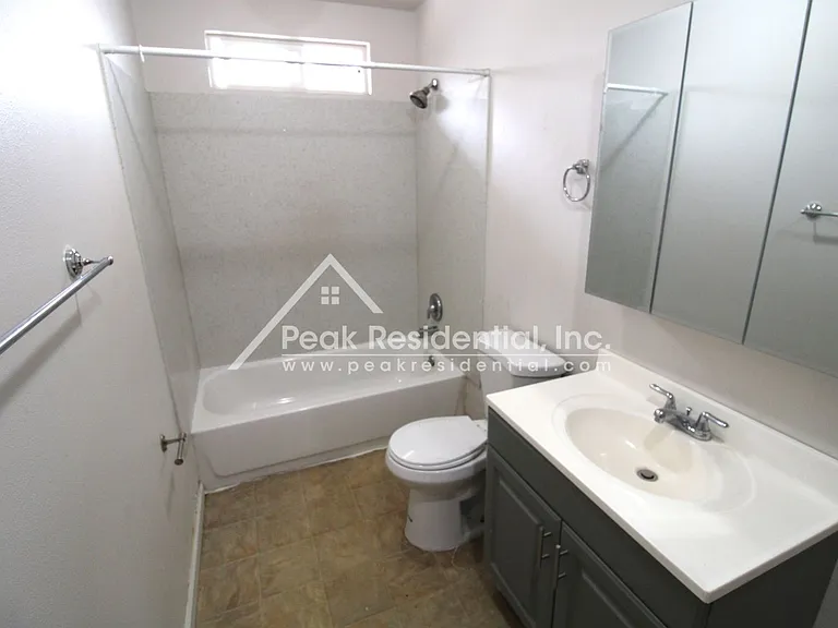 5914 Del Campo Ln — Photo 11