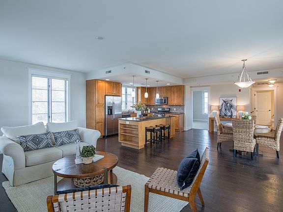 5th image of 9153 Terrazza North Ct #9153