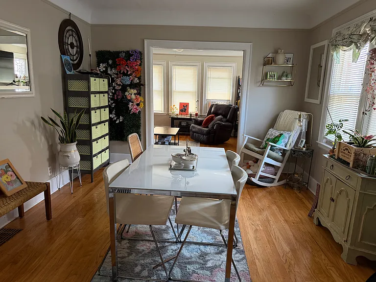 1004 Lakepointe St — Photo 4