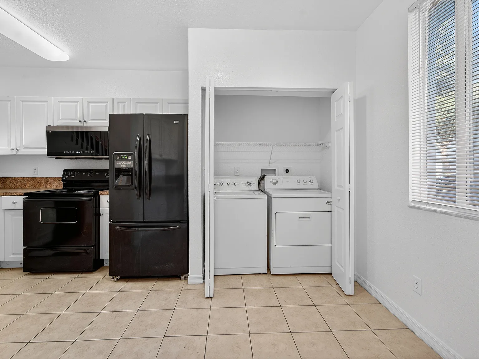 2 bed, 2.5 bath, 1227 sqft, $2,000 — Photo 4