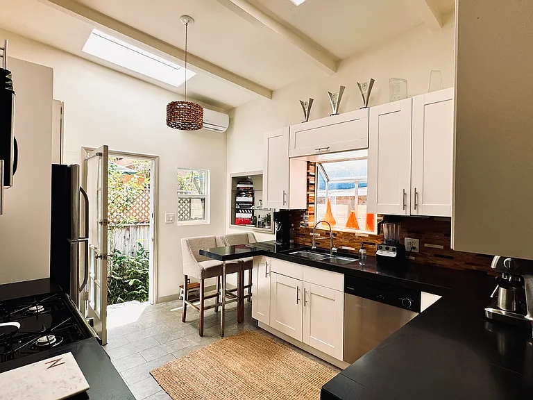 1258 N Curson Ave — Photo 2