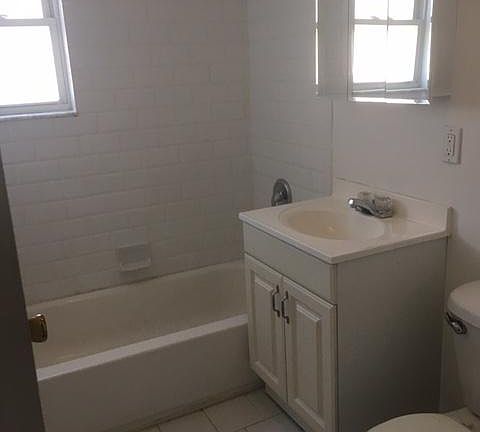 4th image of 130 Bloomfield Ave APT 6A