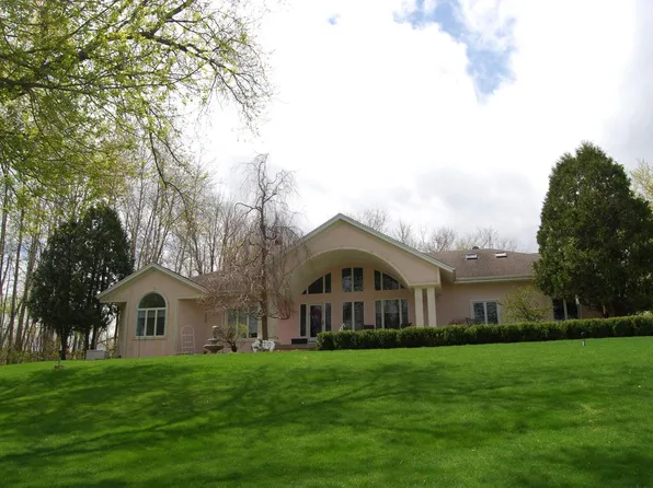 N6715 County Road I, Fredonia, WI 53021