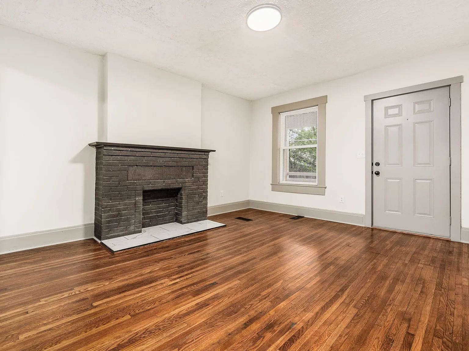 289-291 Brehl Avenue - 291 — Photo 4