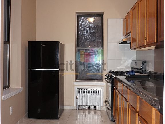2nd image of 179 7th Ave #4ORE