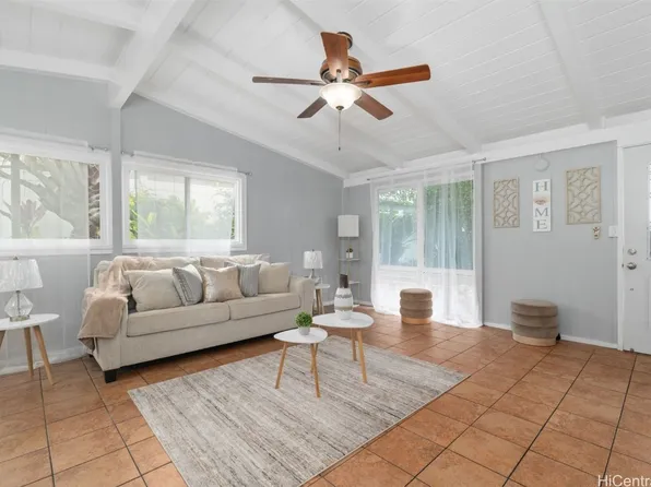2226 Aupaka St, Pearl City, HI 96782