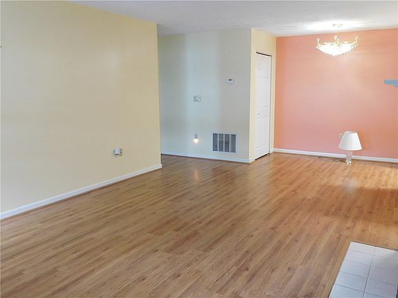 3rd image of 2105 Lenox Dr