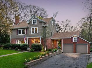 45 Hill Top Dr, Warwick, RI 02818