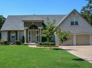 1707 Red Fox Ct, Grove, OK 74344