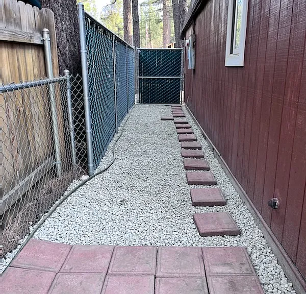 809 E Angeles Blvd — Photo 2