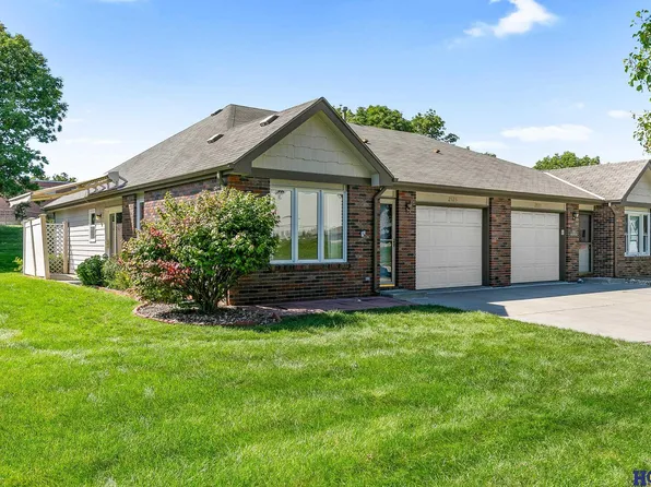 2525 N 69th Ct, Lincoln, NE 68507