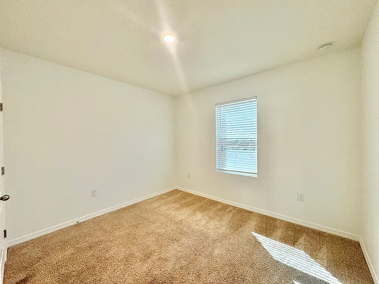 177 Sofia Ln — Photo 24