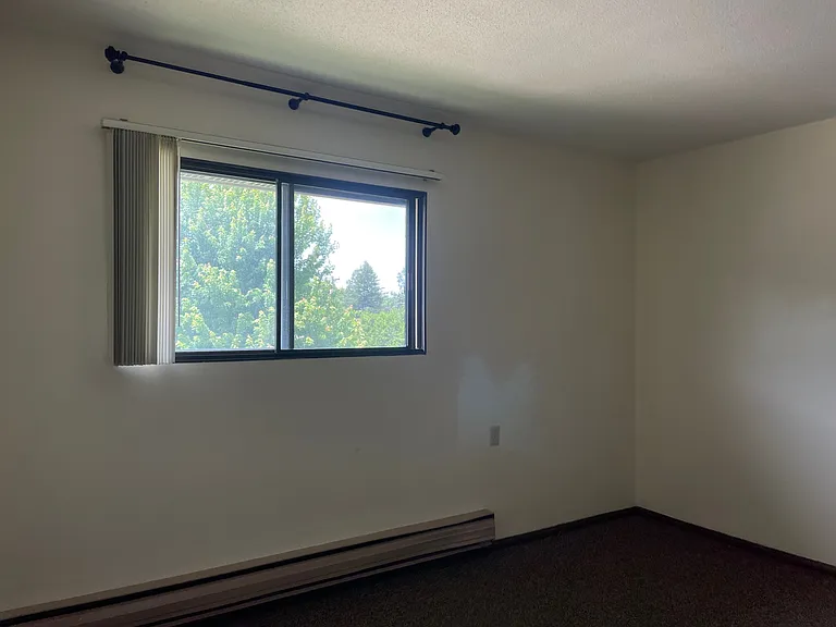 312 W Broadway St #9 — Photo 9