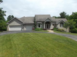 4960 Hillside Farms Estates Dr NE, Grand Rapids, MI 49525