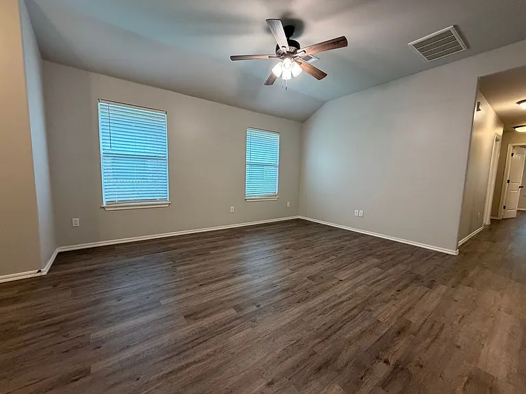 404 Chalk Hill Ct — Photo 9