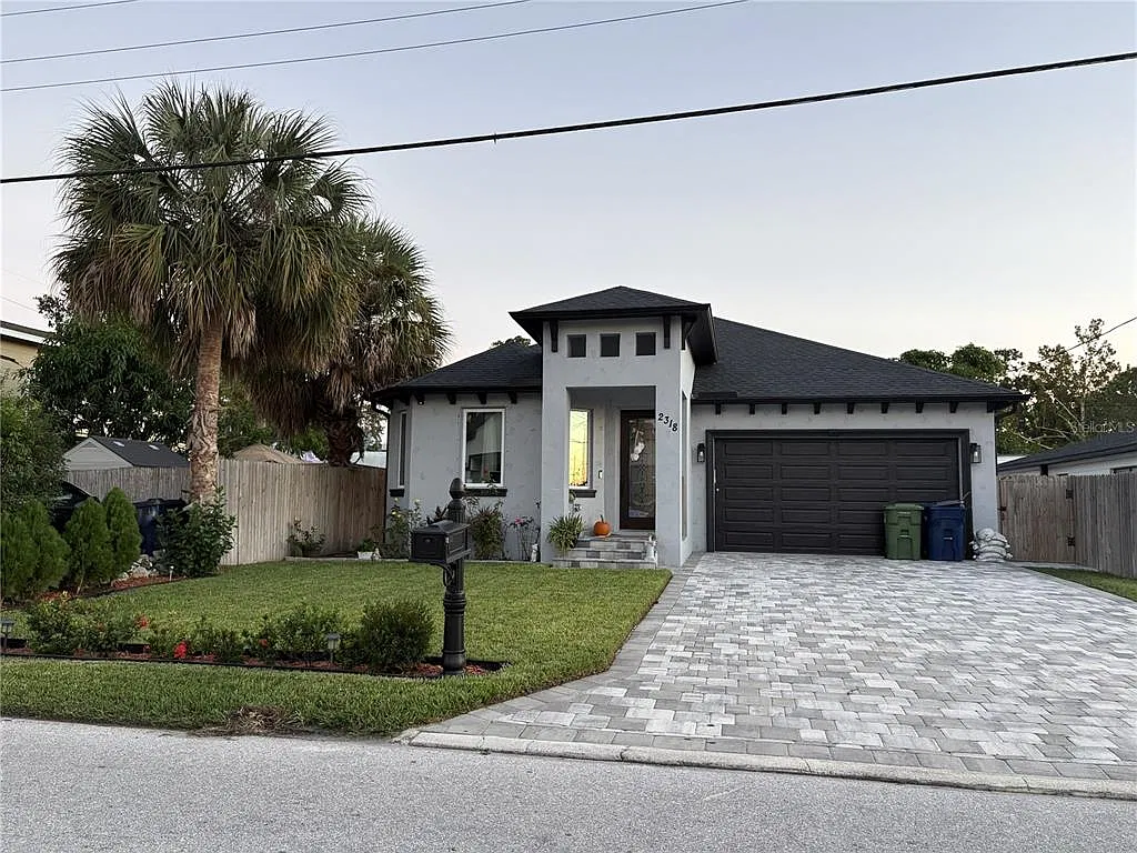 4 bed, 2.5 bath, 1937 sqft, $4,500 — Photo 2