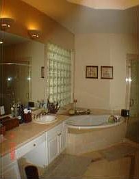 4th image of 19501 NE 15th Ct