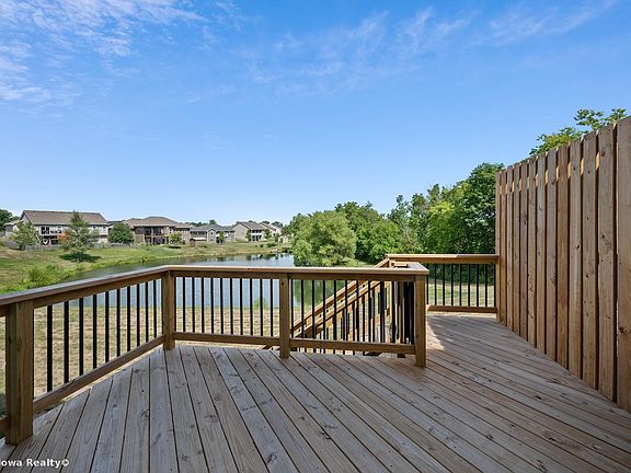 2nd image of 1002 Summerset Pl
