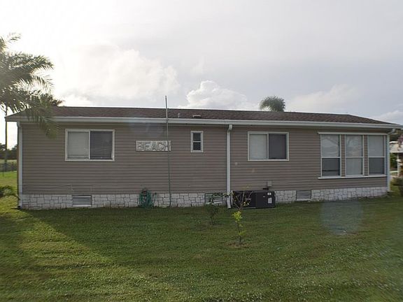 5th image of 901 Laurel Cir