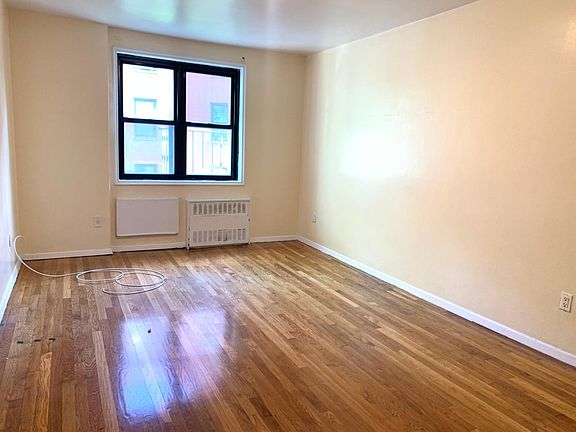 3rd image of 1100 Warburton Ave APT 2B