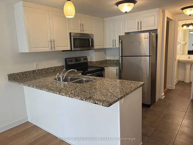 132 Daly Ave — Photo 3