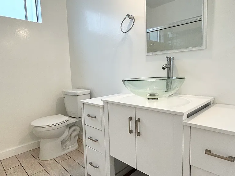 2038 S Bentley Ave #103 — Photo 11
